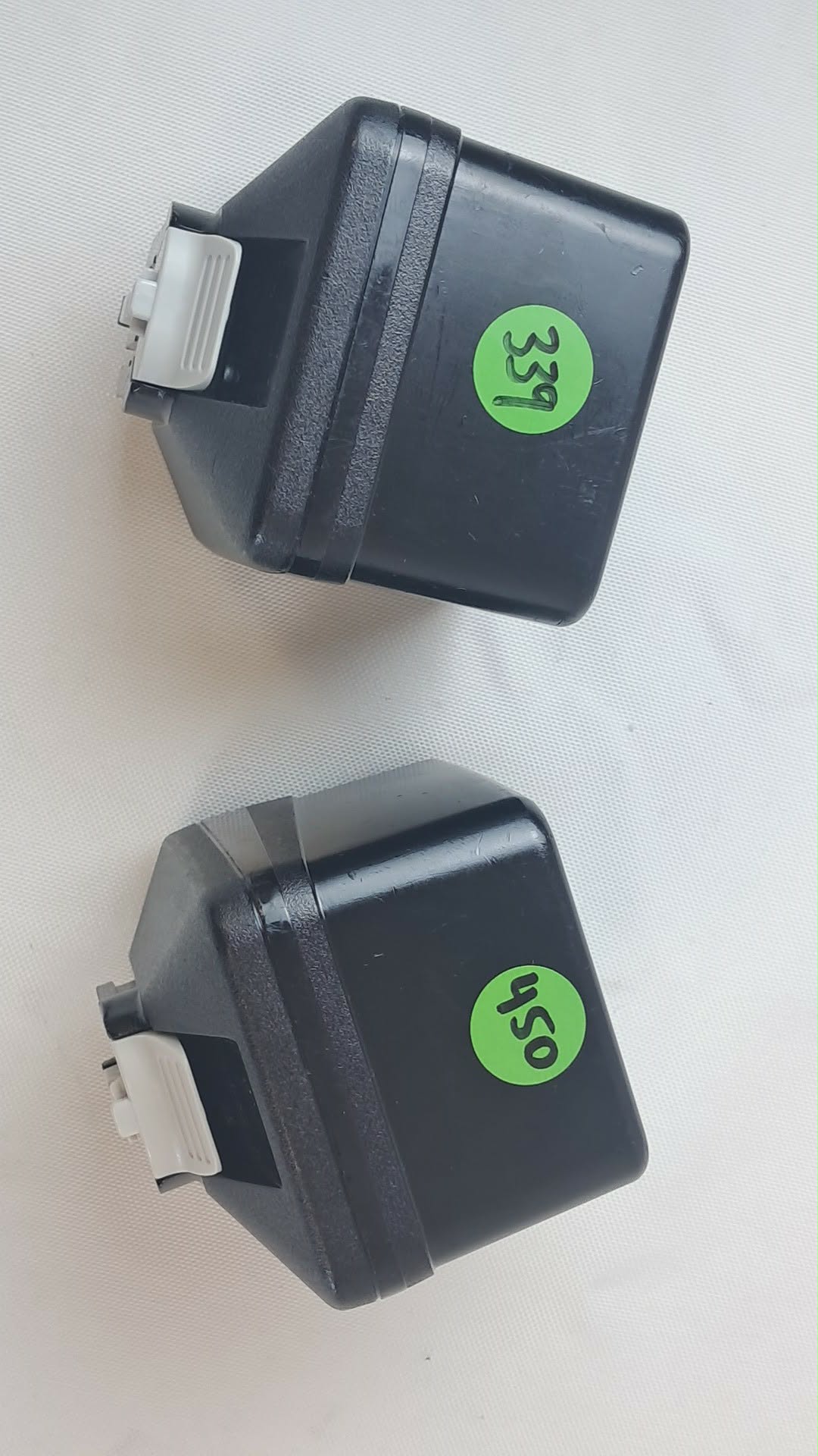 Stryker 8215 System 8 Large Battery Cycle Counts: 339 & 450