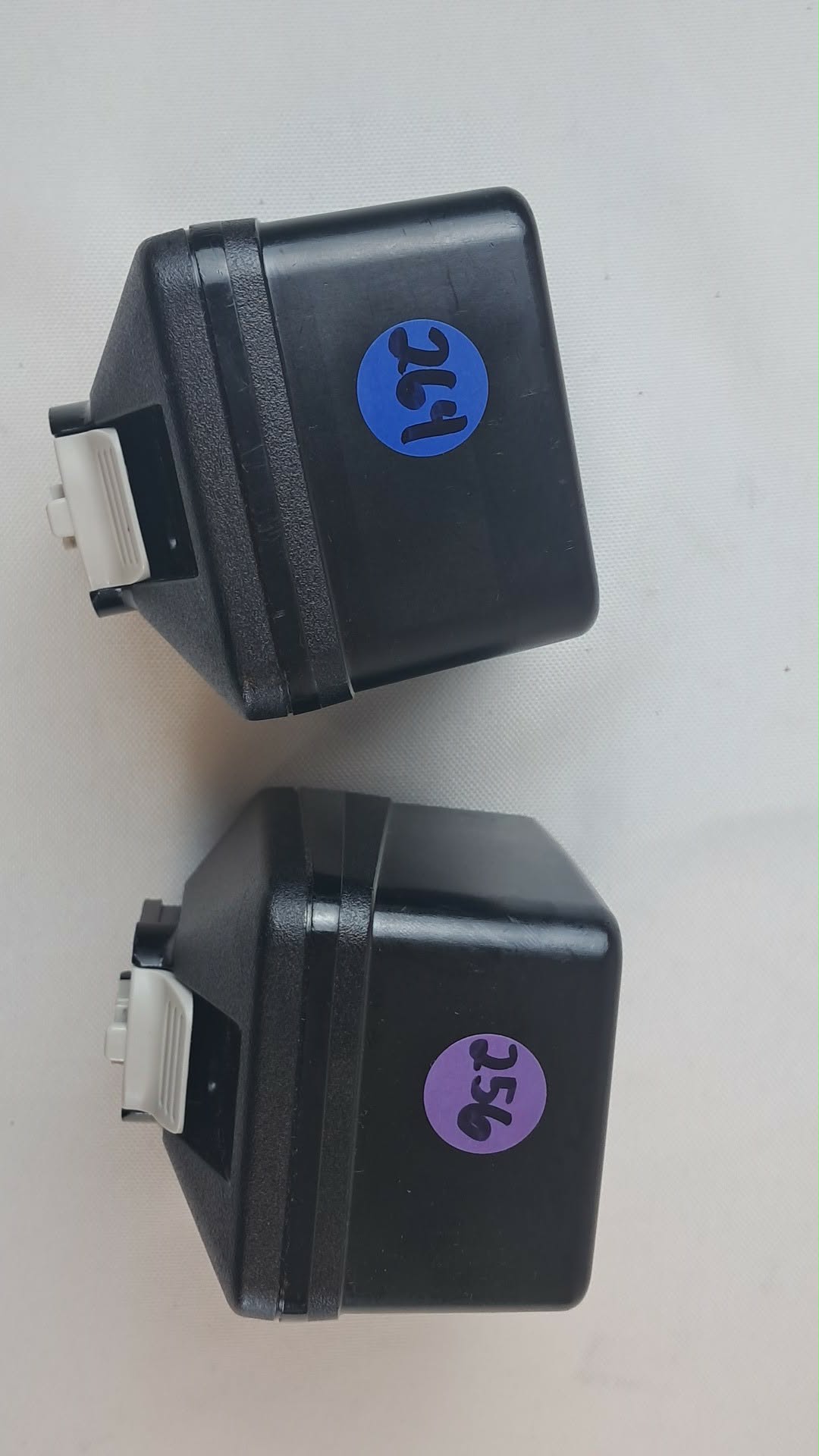 Stryker 8215 System 8 Large Battery Cycle Counts: 264 & 256