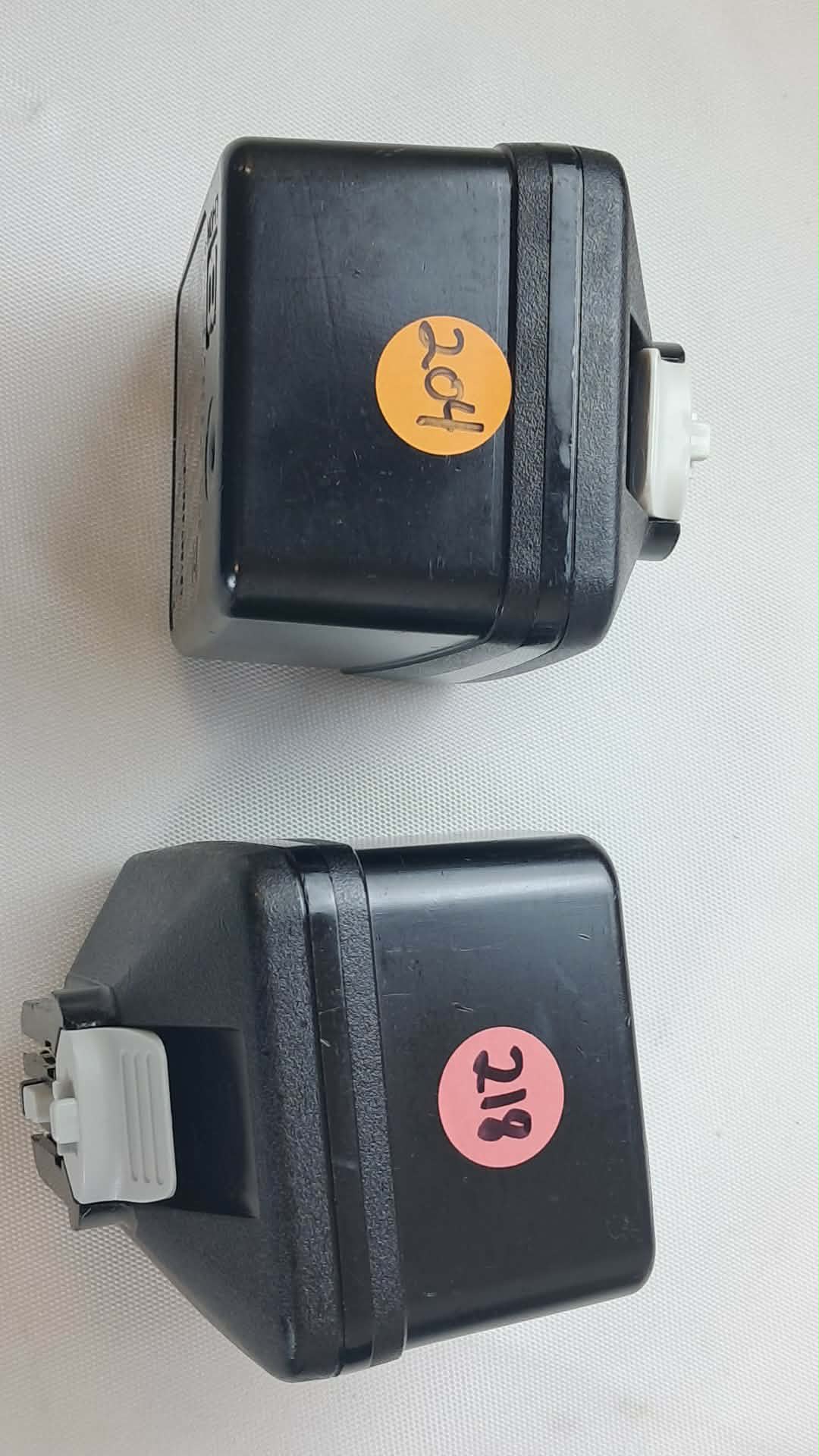 Stryker 8215 System 8 Large Battery Cycle Counts: 204 & 218