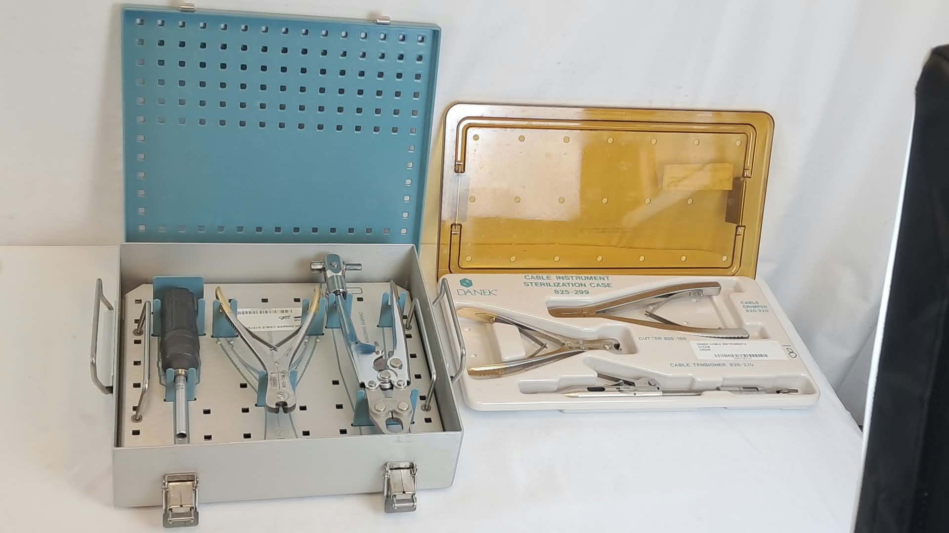 Medtronic Sofamor Danek Songer Cable System Set 2 Trays Orthopedics Trauma