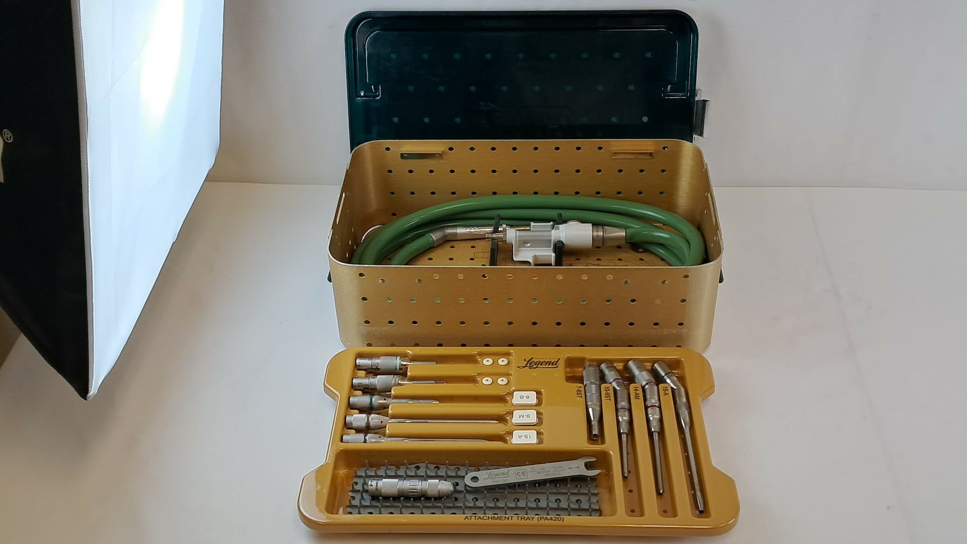 Medtronic Midas Rex PM700 MR7 Pneumatic Drill Set w/ PA420 Case & Attachments